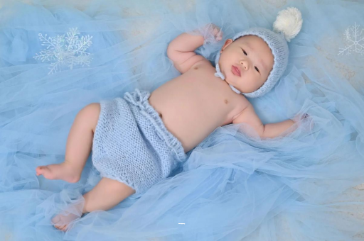 开平宝宝几个月可以吃饭